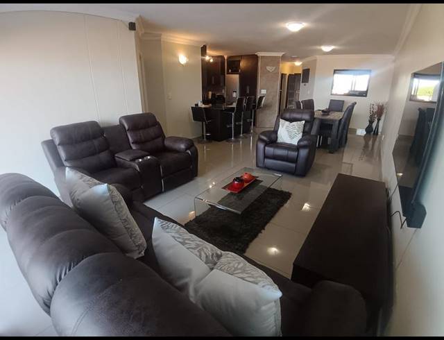 3 BEDROOM APARTMENT FOR SALE IN UVONGO BEACH